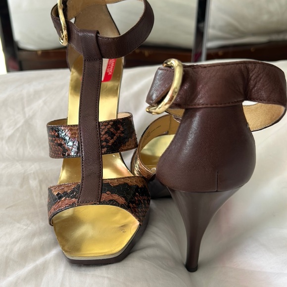 Michael Michael Kors Brown and Leopard size 9M shoes. - Picture 2 of 10